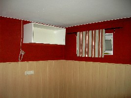 ...der Schrank hängt! War garnicht so einfach sag ich euch!!