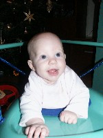 emilia auf ihrer neuen schaukel