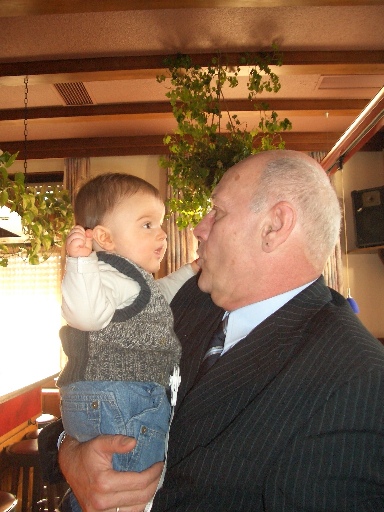 Hääää der hat ja keine Haare auf dem Kopf