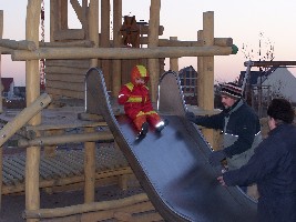Für Wauzi - Tabea auf´m Spielplatz *g*