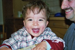 Jonas lacht sehr gerne