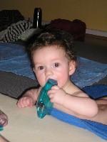 Julian beim PEKiP, 16.3.2006.jpg