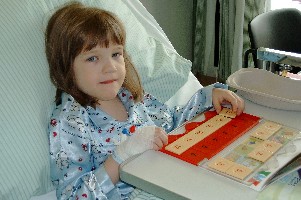 Alina letzte Woche im KH, kurz nach der OP