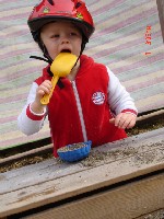 luisa schmeckt der sandkuchen echt gut.