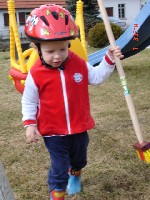 luca hat heute  bei der gartenarbeit geholfen.