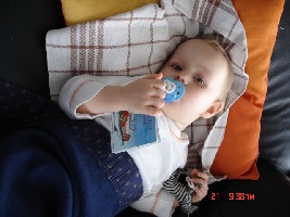 so lag meine maus da, kurz bevor wir ins krankenhaus mussten.