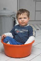 Leon in der Schüssel!!