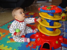 Emilia heute Morgen beim Spielen