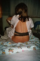 Jenny von hinten mit CTG-Gurten und der PDA...