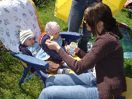 Endlich gab es was zu futtern!! Wenn auch nur erst mal für die Beiden :-0