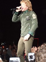 K800_2006_0524bon_jovi0185.JPG