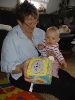 Lucy mit dem Lieblingsspielzeug von Emilia &amp;amp; Maxi. Mike hat derzeit ein Nickerchen im Kinderzimmer gemacht.