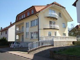 die mittlere wohnung ist unsere