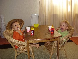 &amp;gt;Monster-Twins&amp;lt; beim Eis-essen ;o)