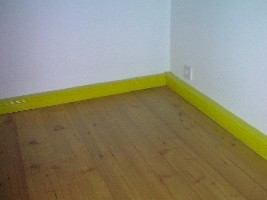 Wohnzimmer (gelbe Leisten).jpg