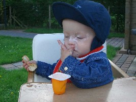 ich will allein essen-kl.JPG