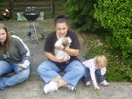 &amp;gt;dickes Susie&amp;lt; mit Welpen Snoopy, links Charly, rechts Ronja ;o)