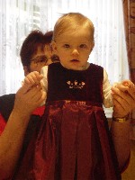 Alina zum 1. Geburtstag mit Oma