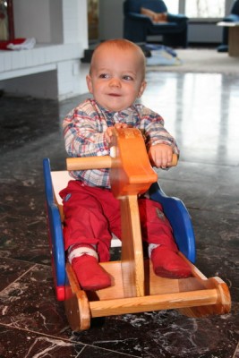 Mike und sein Schaukel&amp;quot;pferd&amp;quot; das eigentlich ne Ente ist...