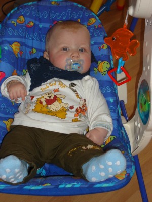 Timo, schaukeln macht spass!