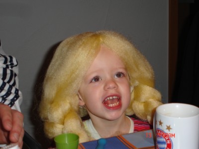 luisa mit unsrer faschingsfrisur von den trommlern