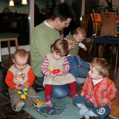 Bernd belagert von allen Vieren! :-)))