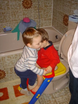 Hey Tom, das ist mein Klo!!!