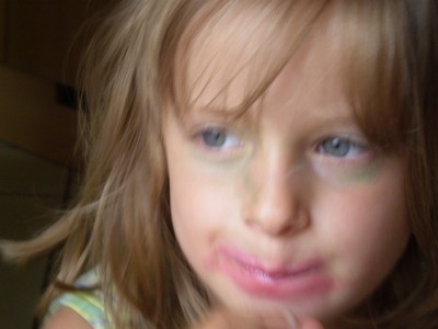 Erste Schminkversuche - das erste: