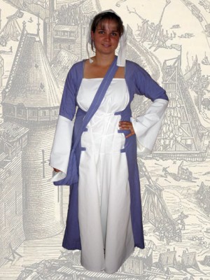 Jenny im Mittelalterkleid-.jpg