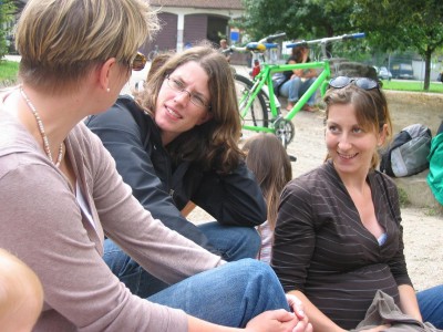 beim Schnattern! Petra, Alexa  und die strahlende ss-Evi