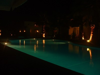 Pool bei Nacht