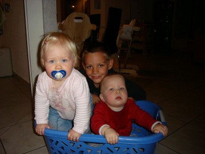 k-Foto Zwillinge und Kevin.JPG