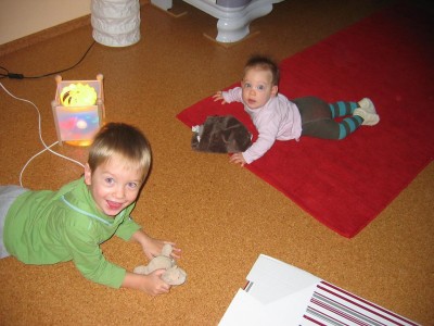 mein großer Bruder Max zeigt mir immer ganz tolle Sachen...