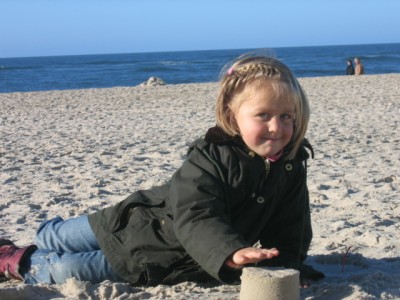 Emelie baut eine Prinzessinnen Burg