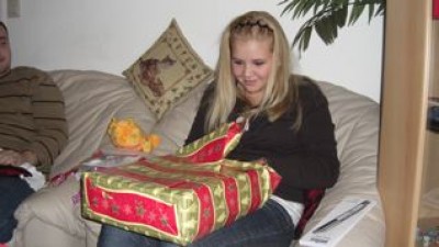 Nina nichts ahnend.jpg