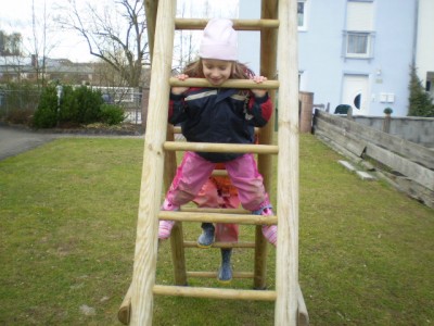 Vanessa und Freundin Julia - in passender Kleidung