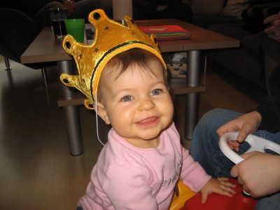 Auf meiner geburtstagsfeier hab ich auch eine geburtstagskrone auf gehabt. :-))