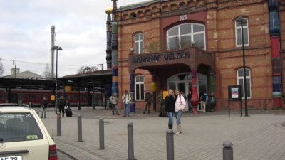 Hundertwasser-Bahnhof-Uelzen.jpg