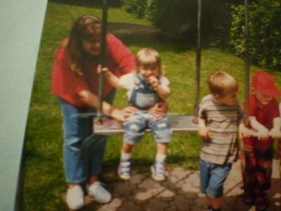 Vanessa mit Mama (die nicht wirklich gut getroffen ist)