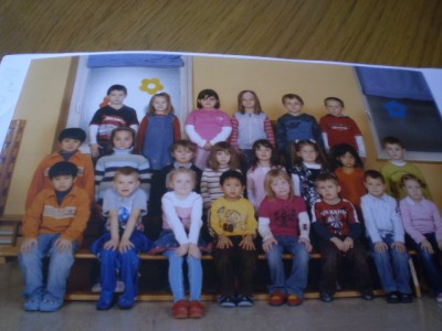 Die Schulanfänger 2008 - Die älteste ist Vanessa, gleichzeitig aber auch mit die Kleinste...... lächel, was heißt mit sie ist die Kleinste, denn die anderen Kleinen auf dem Bild sind ein Jahr jünger :)