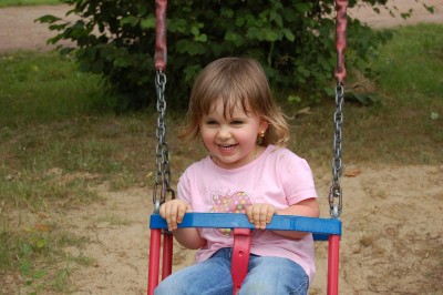 jana auf der schaukel.JPG