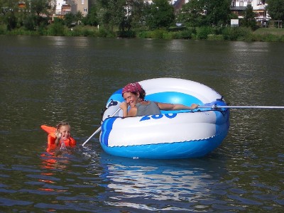 Mit dem Schlauchboot auf der Mosel