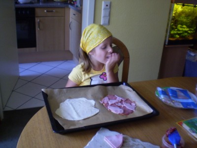 Eigentlich wollte ich euch die Zahnlücke zeigen, aber Madame hat sich genau in dem Moment wo ich abdrückte was reingestopft.......tztztz