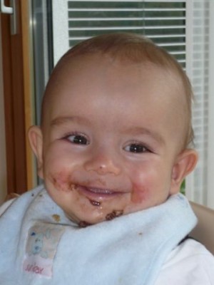 max... überglücklich über den ersten bissen schokolade :-)