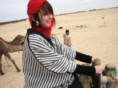 Ronja auf dem Kamelritt in die Sahara