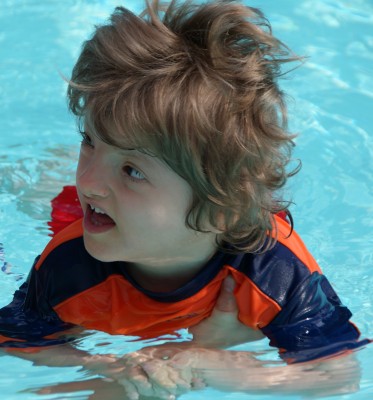 Im Herbst in Korsika im Pool, im Meer war es leider ein wenig zu kalt.