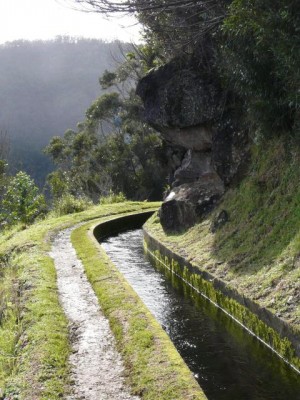 wanderung entlang der lewada.jpg