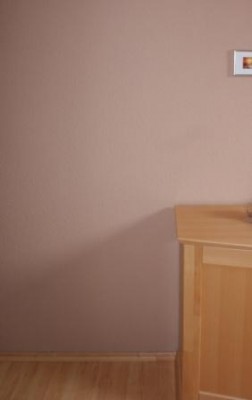 Wandfarbe + Laminat.JPG