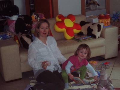 Lili beim Spielen mit Mama :-)