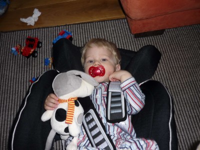 13.04.09 Leo im Kindersitz (13).JPG